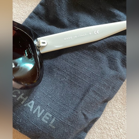 Authentic Vintage CHANEL Black Sunglasses Ivory Temples - Picture 6 of 7